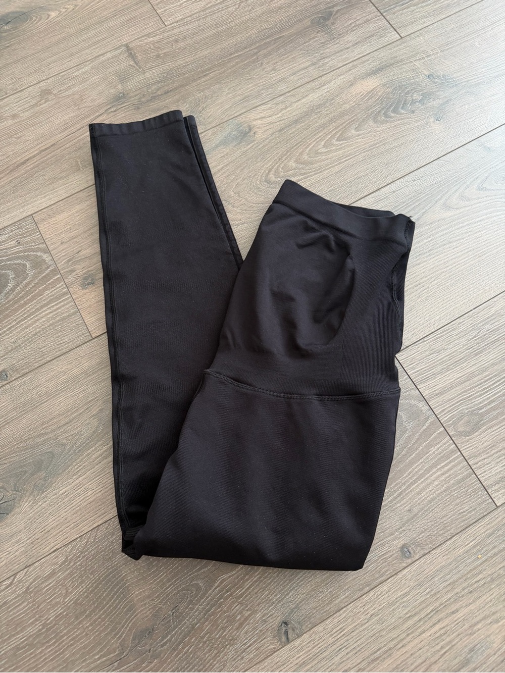 Good American maternity leggings size 4/5 converts to L-XL black like new